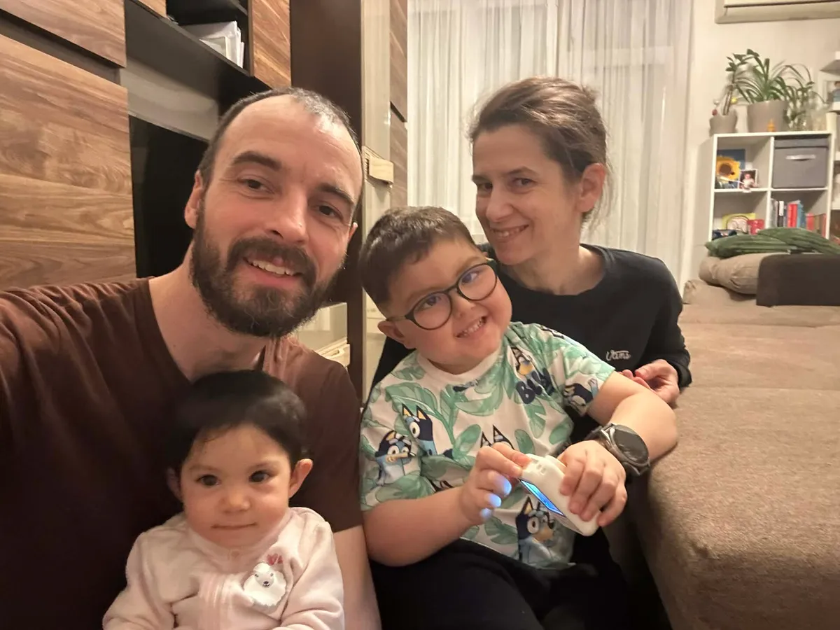 A Vágó család ma már így teljes, Kristófnak ugyanis van egy egyéves kishúga is, Szofi