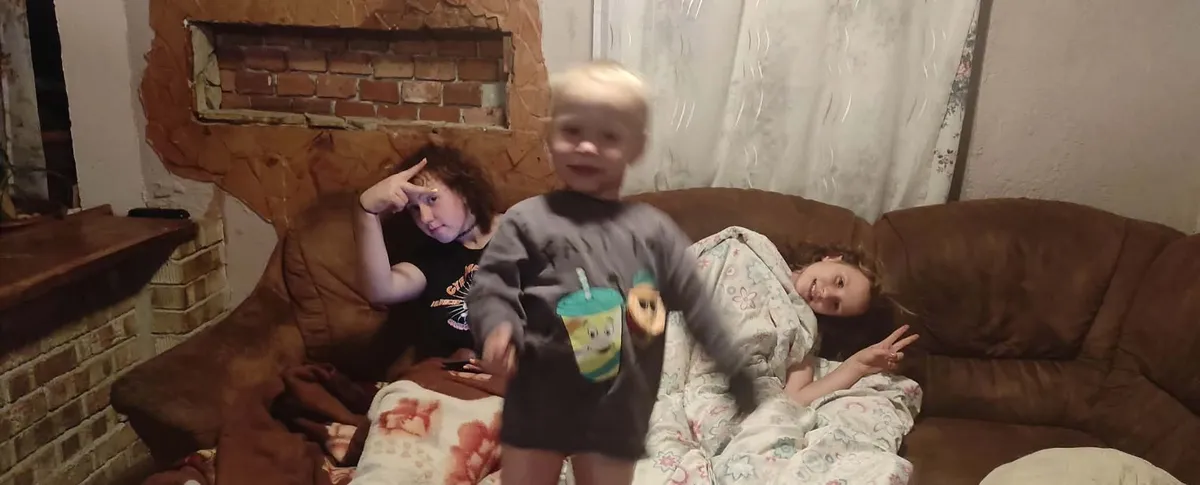 Itt még együtt volt a család