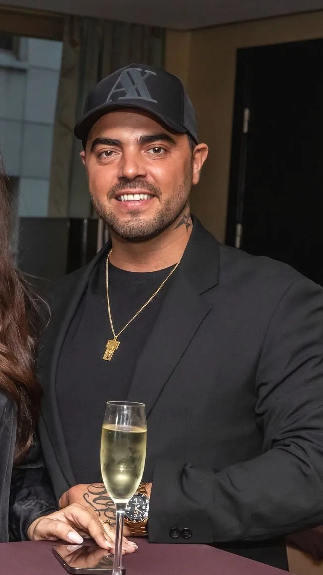 Young G Béci kiakadt Molnár Áron kommentjein