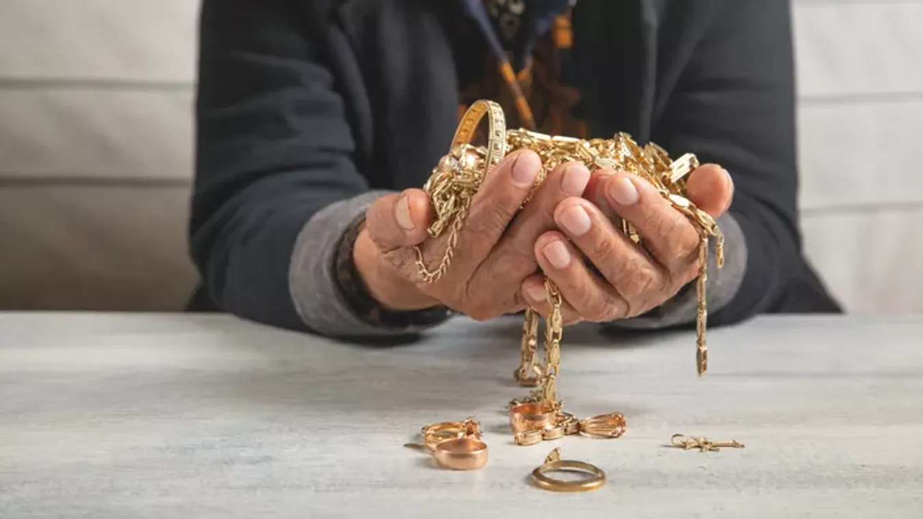 Így lesz újra ragyogó - Az arany ékszer tisztítása házilag