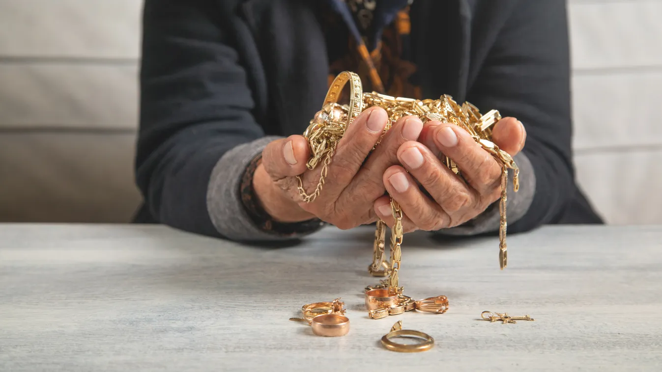 Így lesz újra ragyogó - Az arany ékszer tisztítása házilag