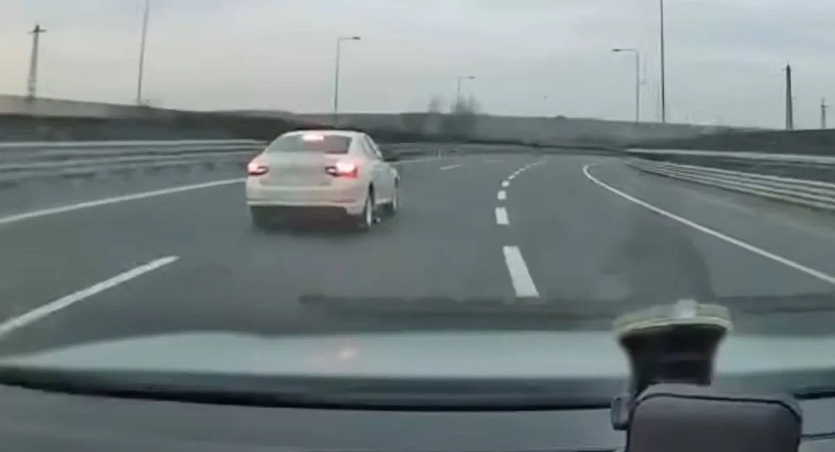 Autópályán büntetőfékezett, majd maga hívta a rendőröket 