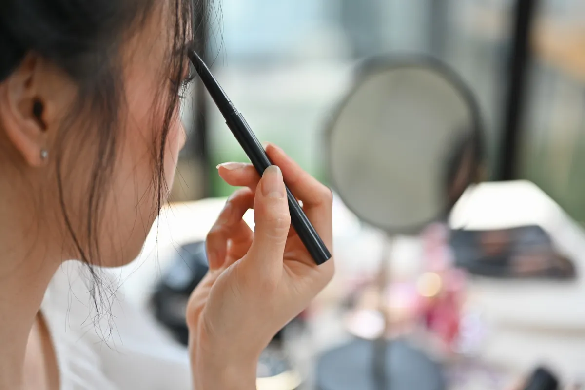 A legjobb szemöldökceruza, amit használ egy nő.