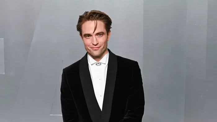 Felismerhetetlenre torzult Robert Pattinson – Videó
