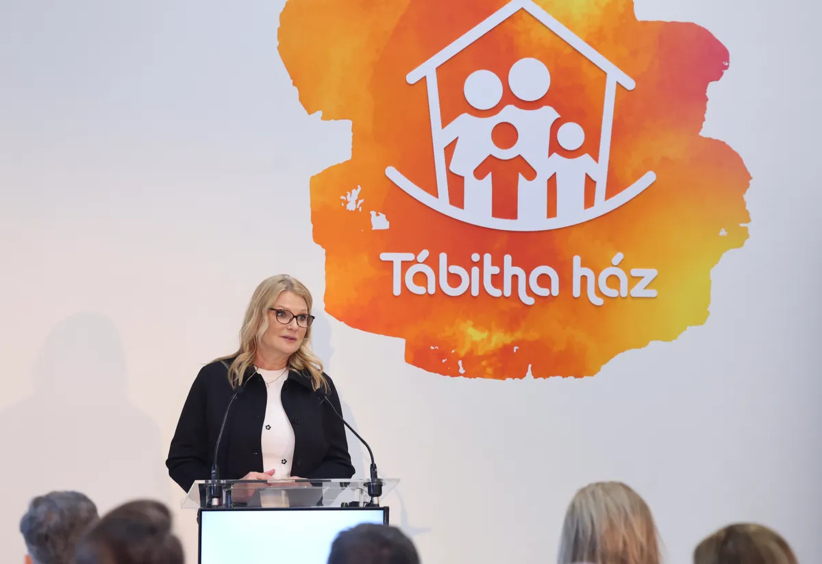 2026.03.31
Mészáros csoport
Magyarország egyetlen gyermekhospice házának, a Tábitha Ház új épületének bemutatójára, amely többek között Pro Filii Alapítvány 100.000.000 forintos hozzájárulásával valósulhatott meg.
Kelemen Krisztina