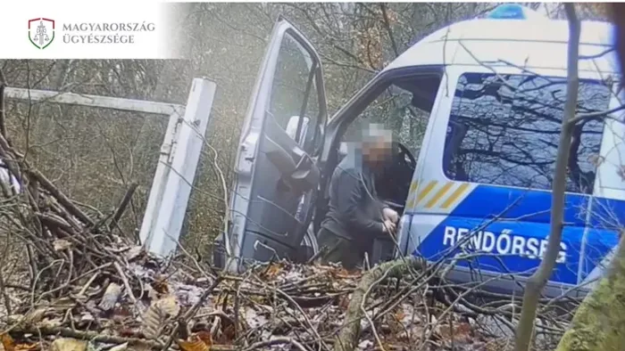 A szolgálati kocsikból szívták le az üzemanyagot a rendőrök