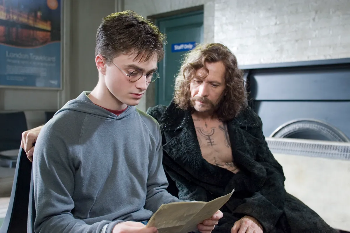 Daniel Radcliffe és Gary Oldman a Harry Potter és a főnix rendje egy jelenetében.