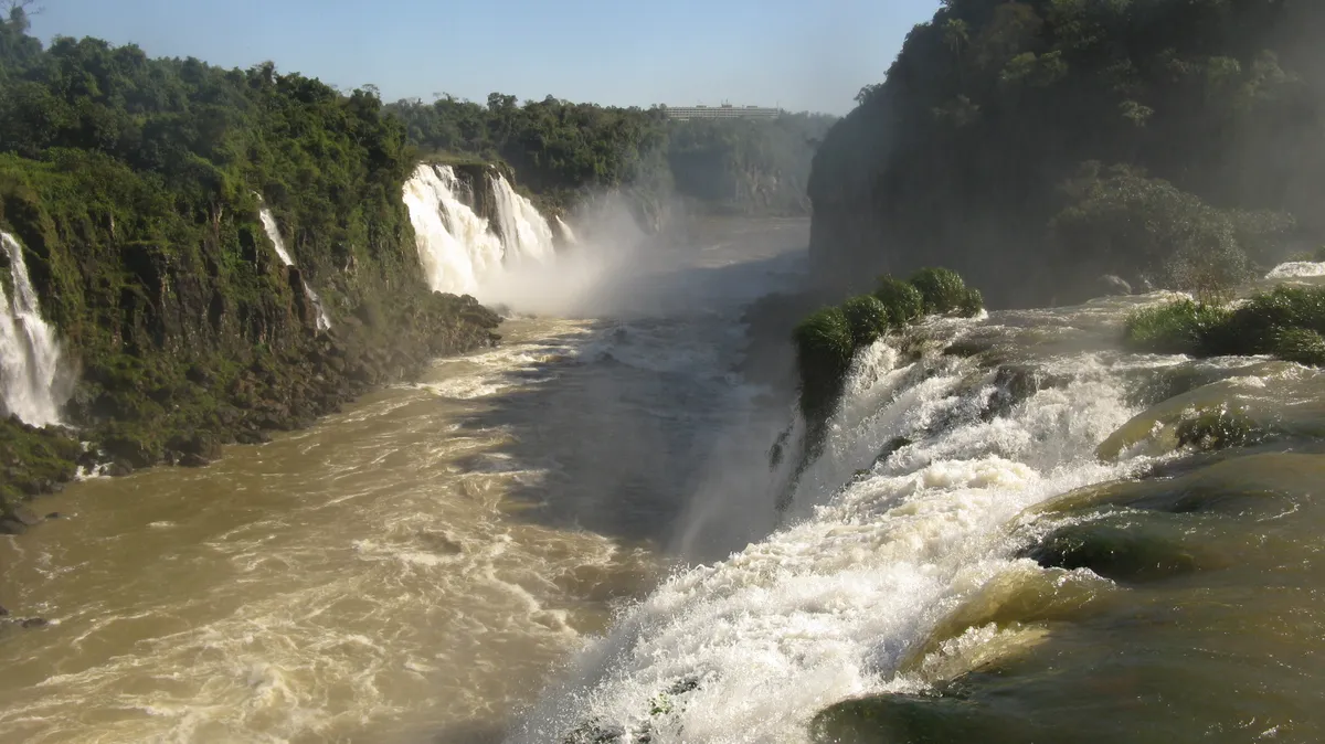 Az Iguazú-vízesés Argentína felől fotózva.