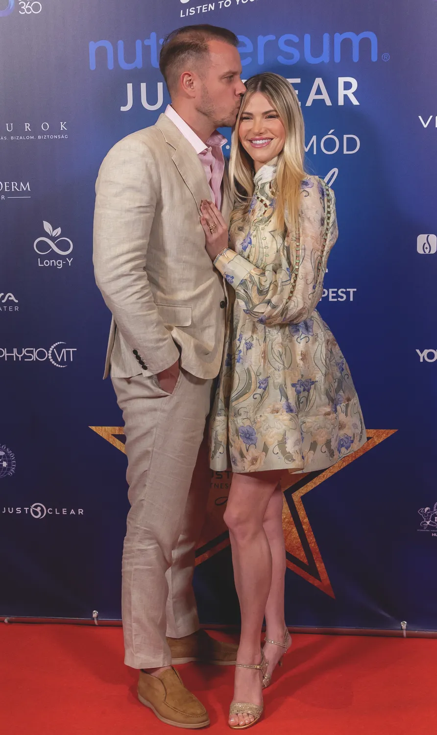 Vasvári Vivien és Bodnár Zsigmond boldog házasságban élnek, minden ünnepnek megadják a módját a családban.