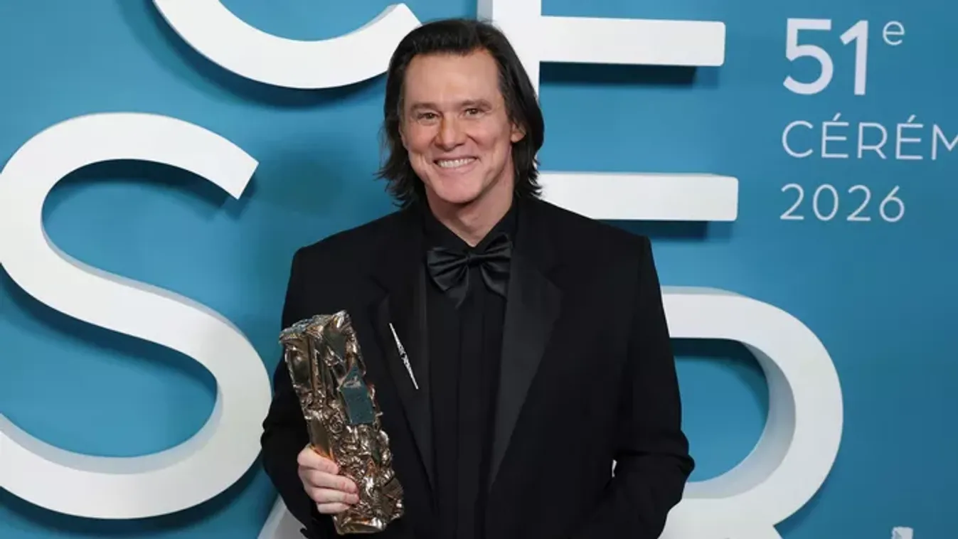 Meghurcolása után először láthatjuk Jim Carrey-t: új filmjében is sokkolóan néz ki!