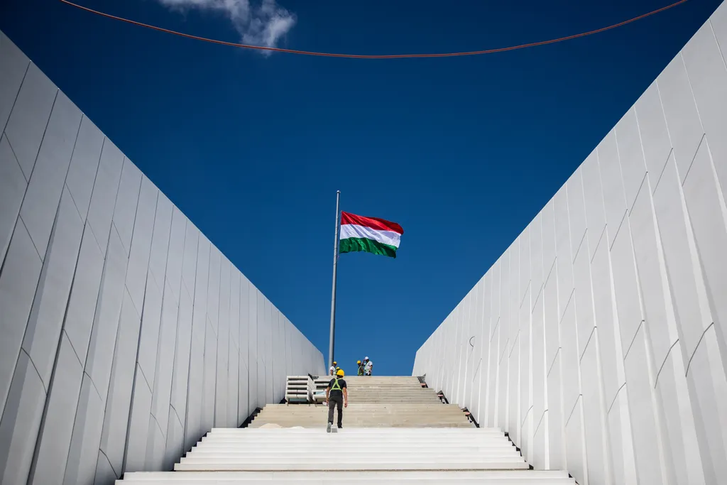 20250714 Budapest

Megújuló Citadella sajtóbejárása.

Fotó: Ladóczki Balázs - Mediaworks