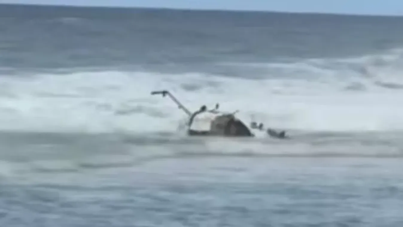 Tragikus helikopterbaleset: tengerpartnál csapódott vízbe az utasokkal teli gép