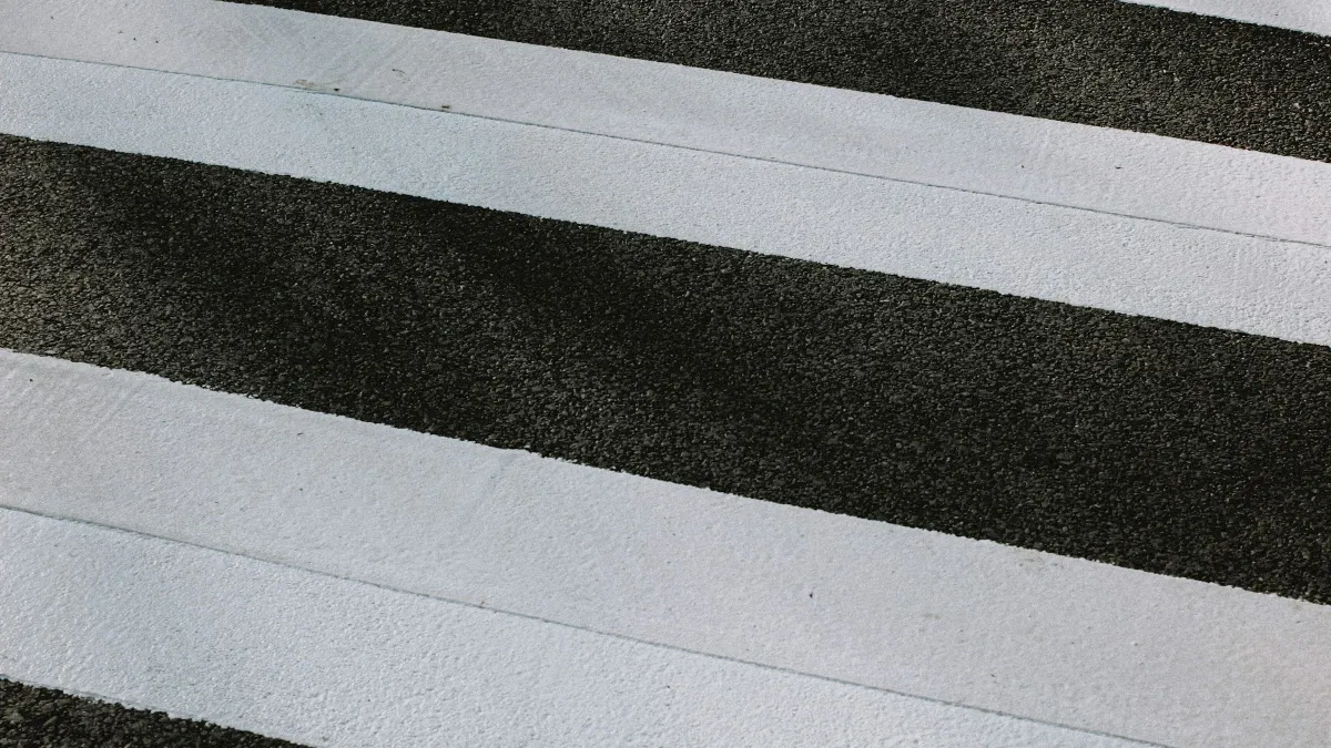 Szabálytalanul közlekedő tinédzsert gázoltak el a zebrán