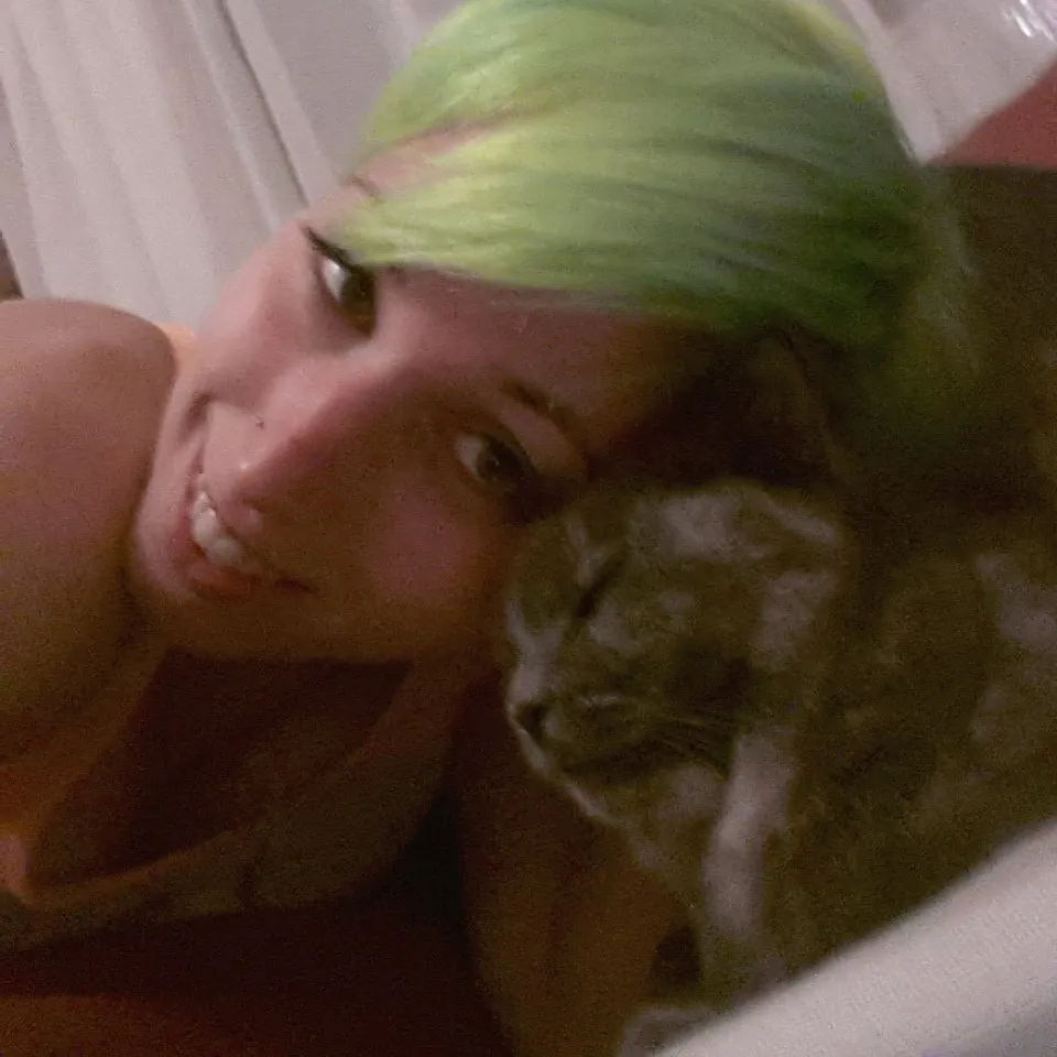 Egy régi kép a múltból: előző cicájával is összebújva aludt Fanni