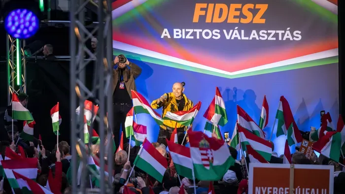 Orbán Esztergomból: Körbevesznek jó barátok