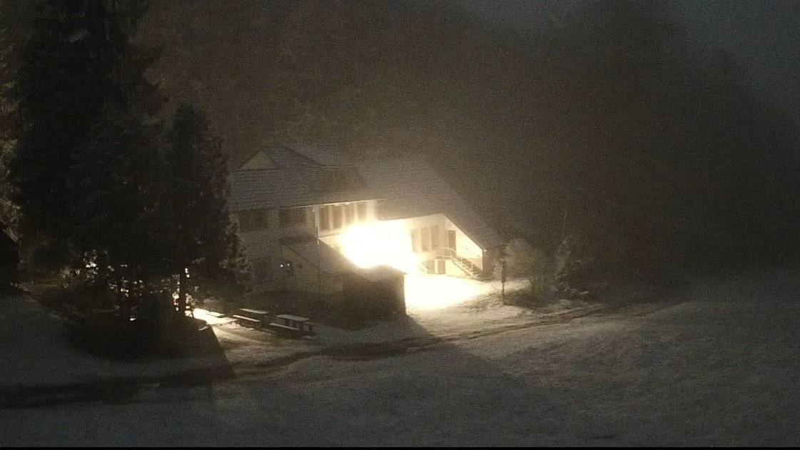 A március végi havazás nem hagyott alább és most Bánkúton lepte meg az itt élőket fehér tájjal