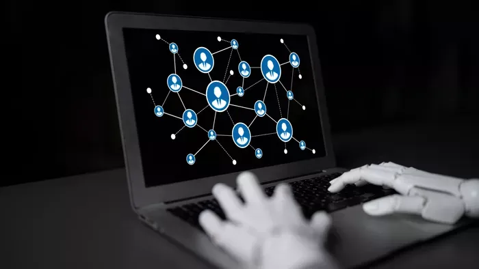 Saját találmányai segítik a lebénult kétgyermekes apát