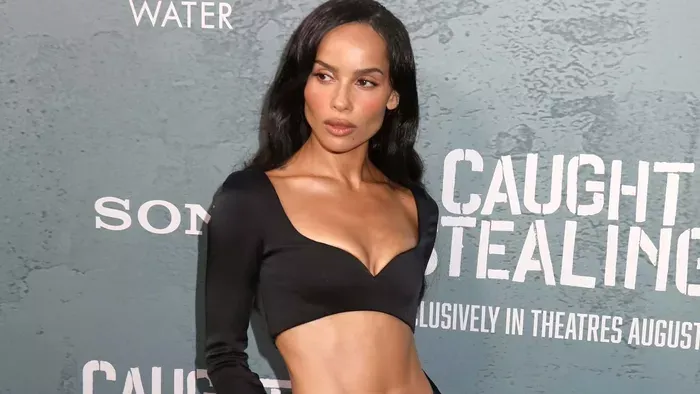  Zoë Kravitz anyaszült meztelen az HBO Maxon: látnod kell!