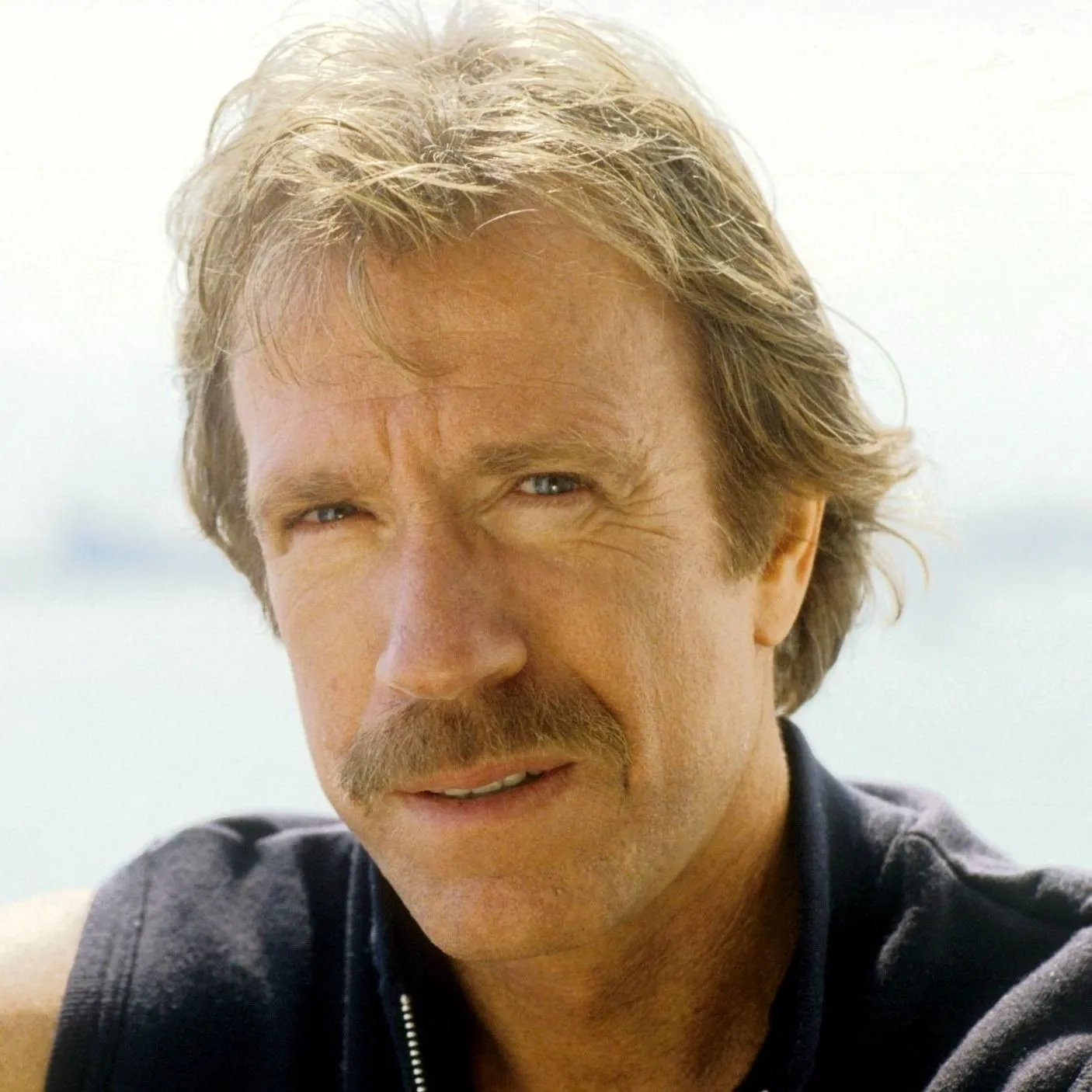 Chuck Norris ikrei megtörték hallgatásukat: szívszorító üzenettel búcsúztak apjuktól