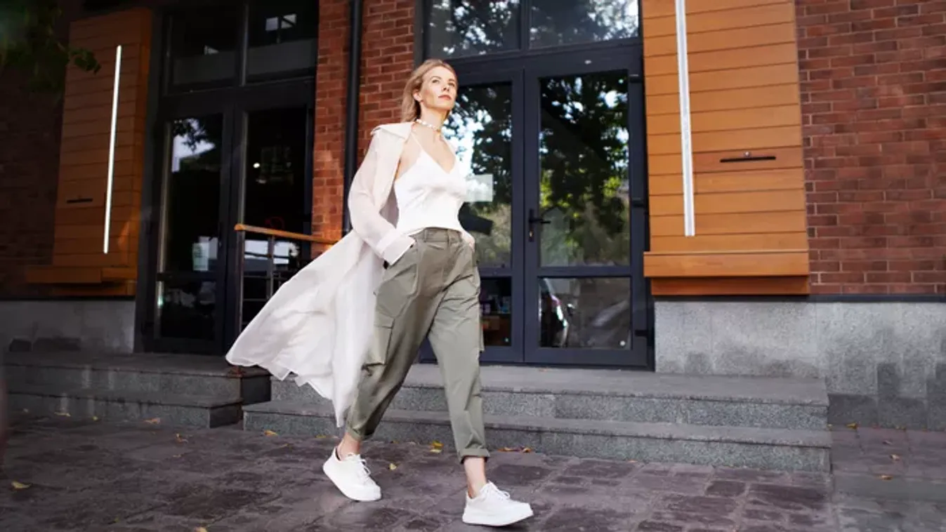 Ez a szín egyszerre stílusos és éveket fiatalít rajtad – Lehet, hogy már a te szekrényedben is ott lapul?