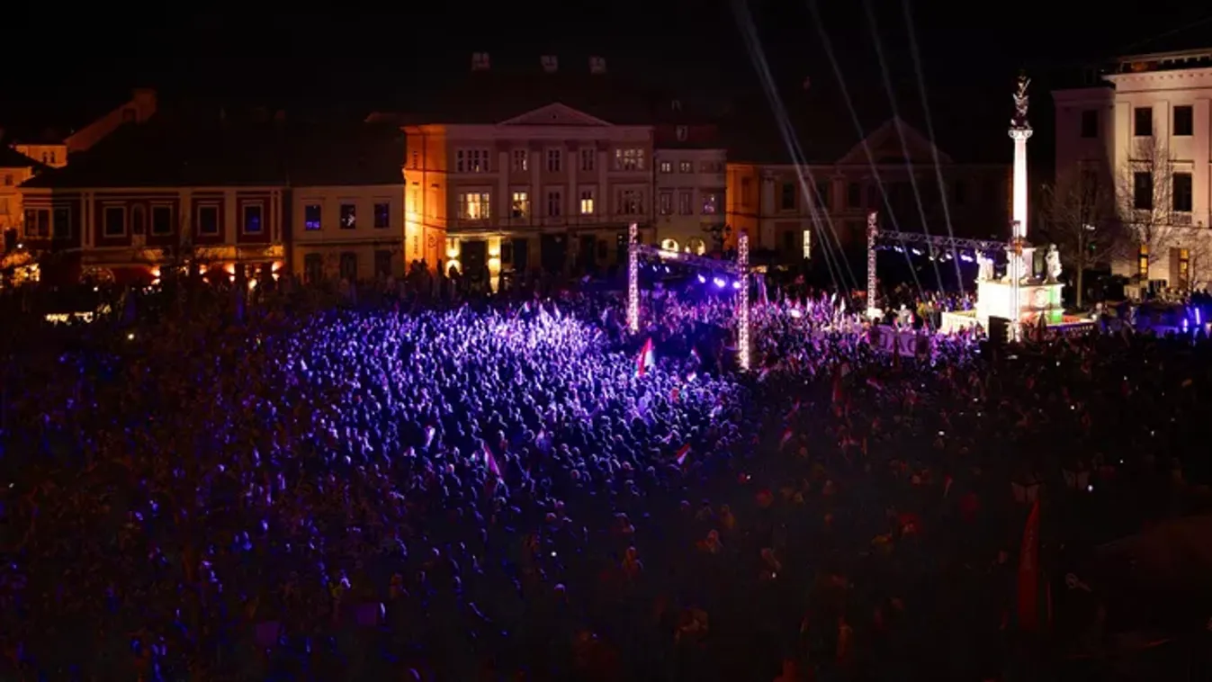 Orbán Viktor: Egy ez a tábor és egy ez a szív