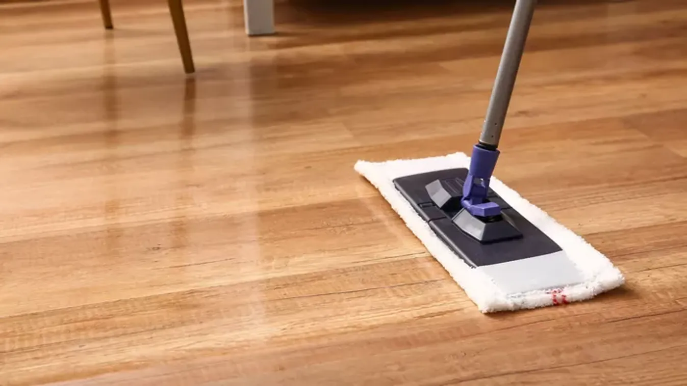 „Érezni a szeretetet a házban” – Zokogva dobta el a szerszámot a férj, egy halott lakó üzent neki