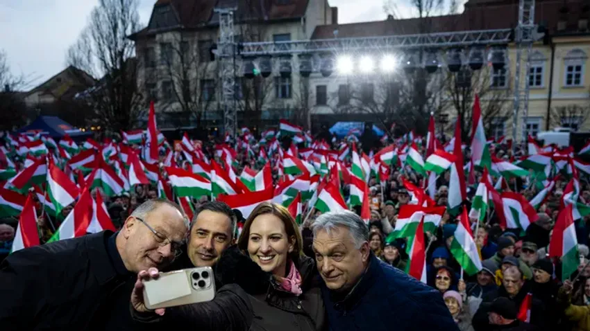 Képeken Orbán Viktor országjárásának veszprémi állomása