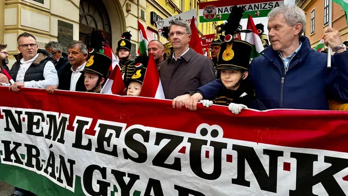 Cukiság Nagykanizsán: a kicsi huszárok is Orbánt támogatják