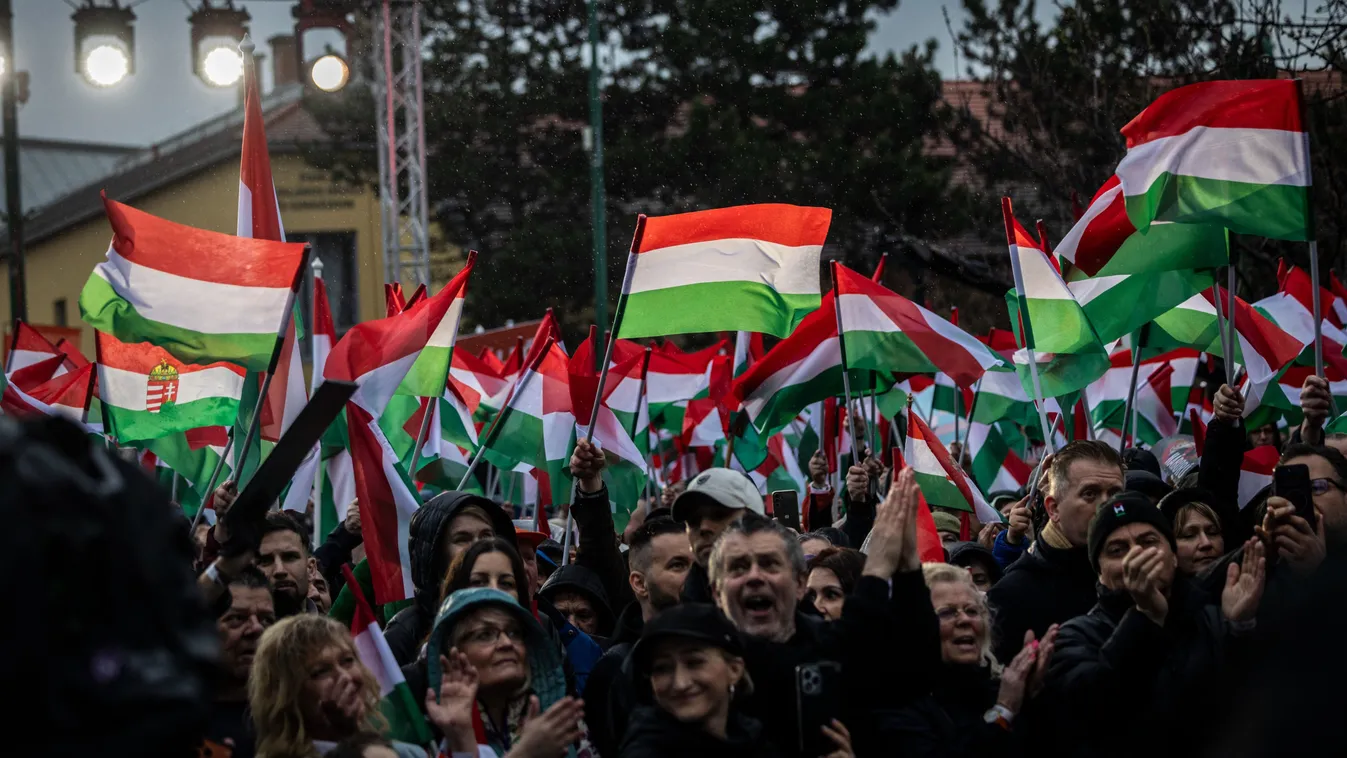 Orbán Viktor: Magasba a zászlókat! Fel, győzelemre!