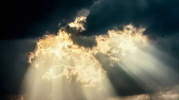 Erős szél, felhős idő: ez vár ránk a hét vége felé