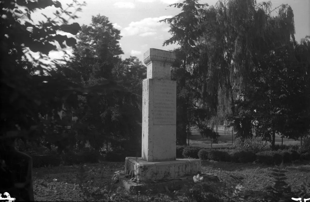 A falu lakosságából tizenkét perc alatt annyian haltak meg, mint addig tizenkét év alatt összesen.