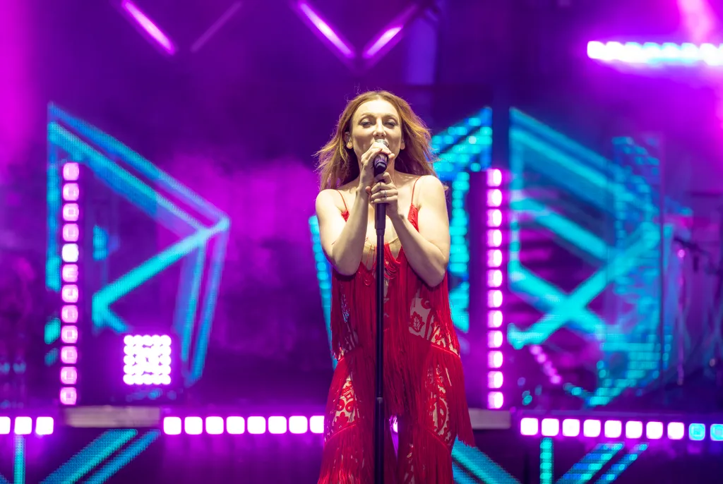 Rúzsa Magdi felejthetetlen piros ruhája a 2022-es Campus Fesztiválró.