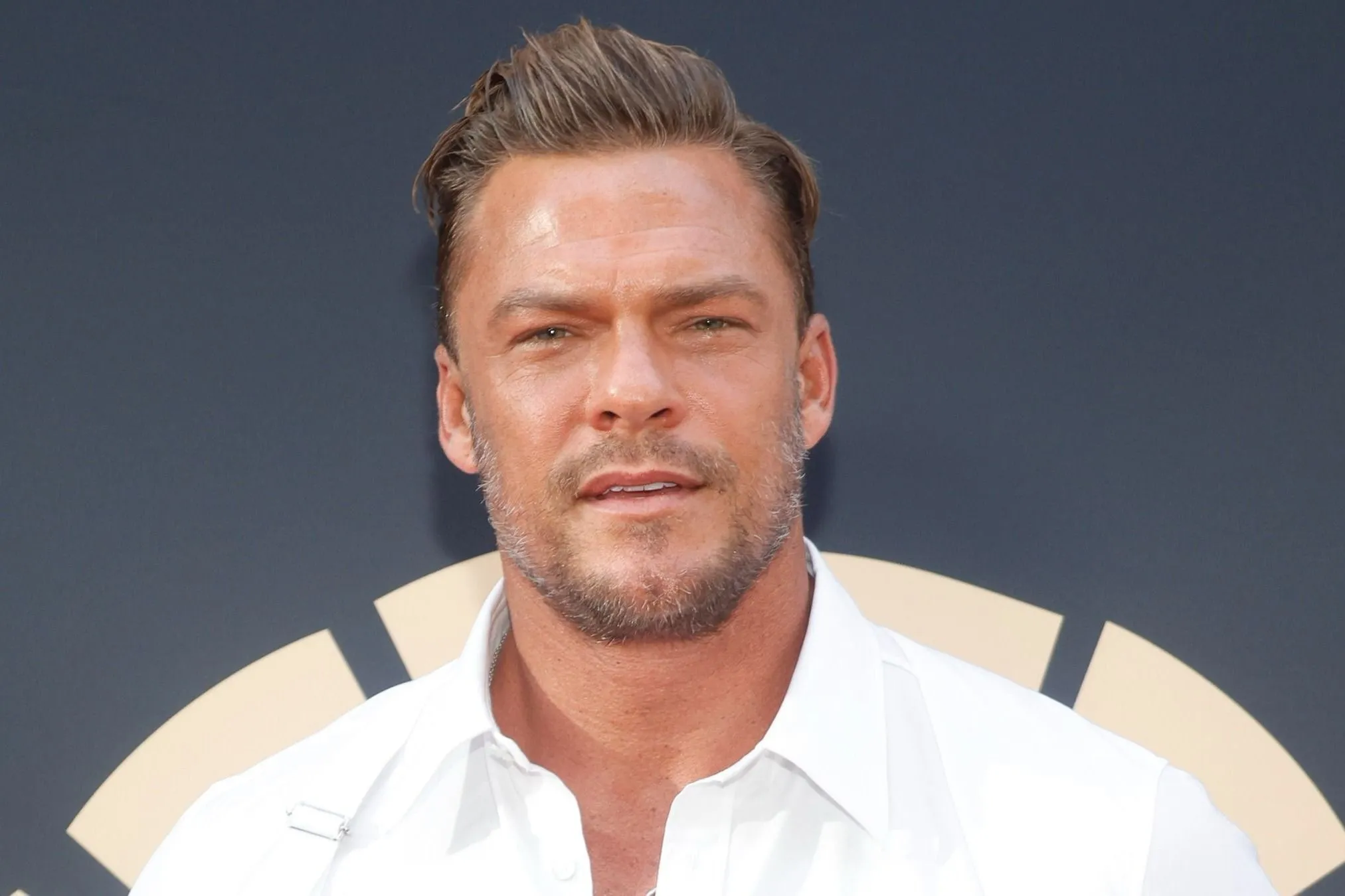 Alan Ritchson bunyójáról előkerült egy testkamerás felvétel