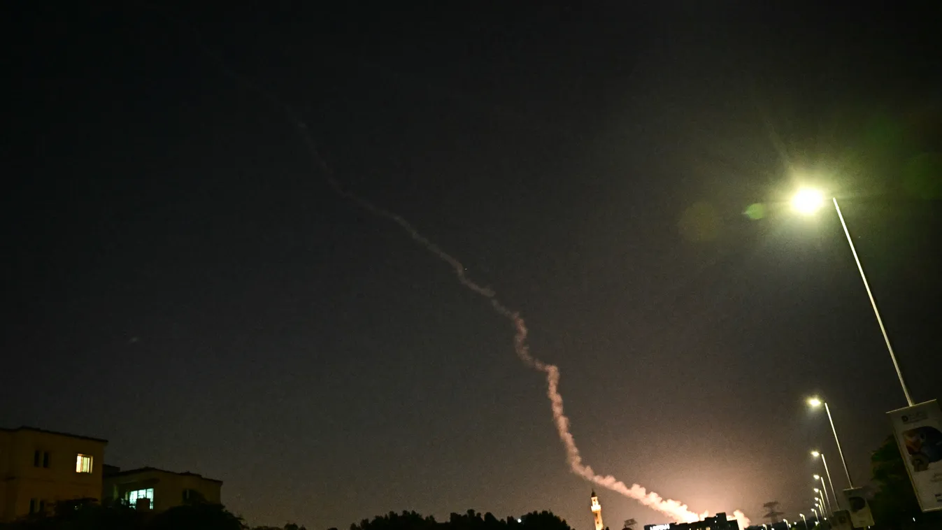 Rakétazápor Dubaj felett: a magyar turista megrázó részletességgel beszél arról, hogy mi történik Pálmán