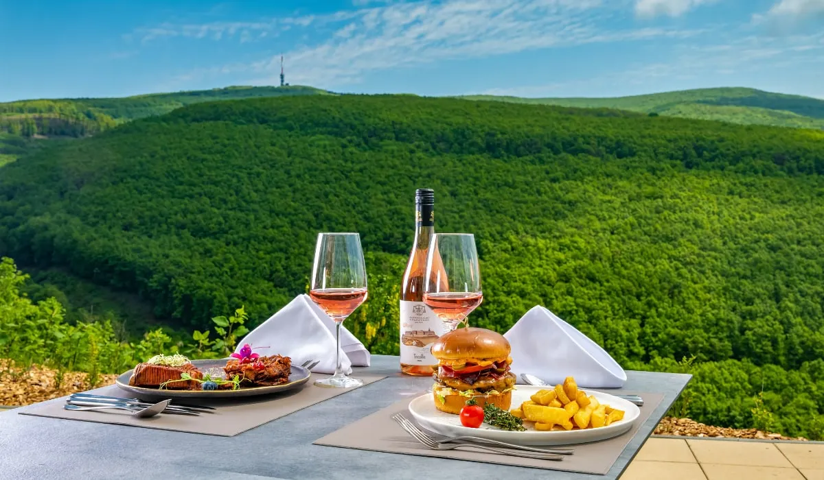 Az Év Szállodájának különdíjasa, ahol a gasztronómiai élményre is hangsúlyt fektetnek.