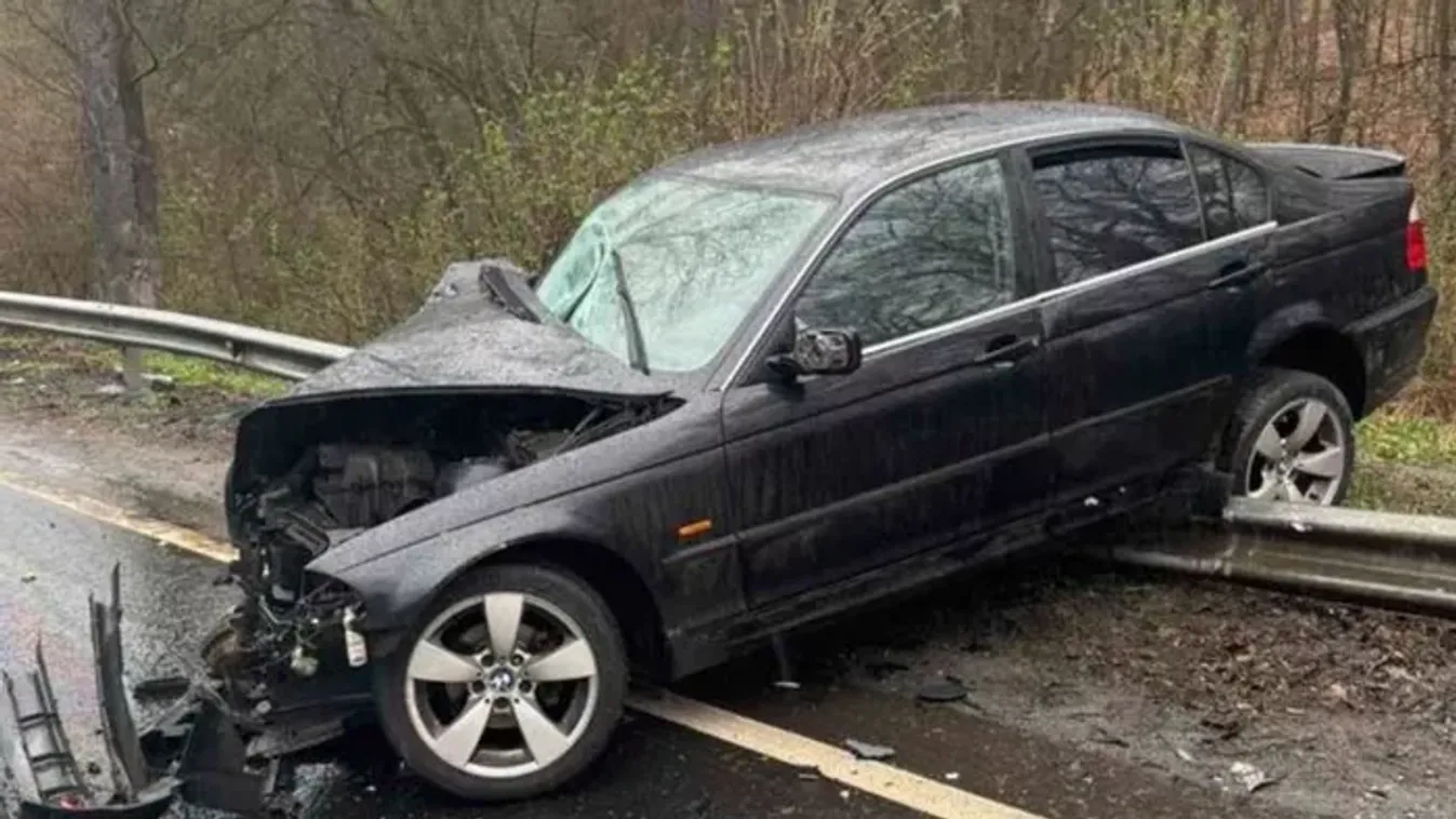 Megrázó fotók Oszter Alexandra fiának balesetéről: ripityára tört a kocsi, amiben ültek a fiatalok