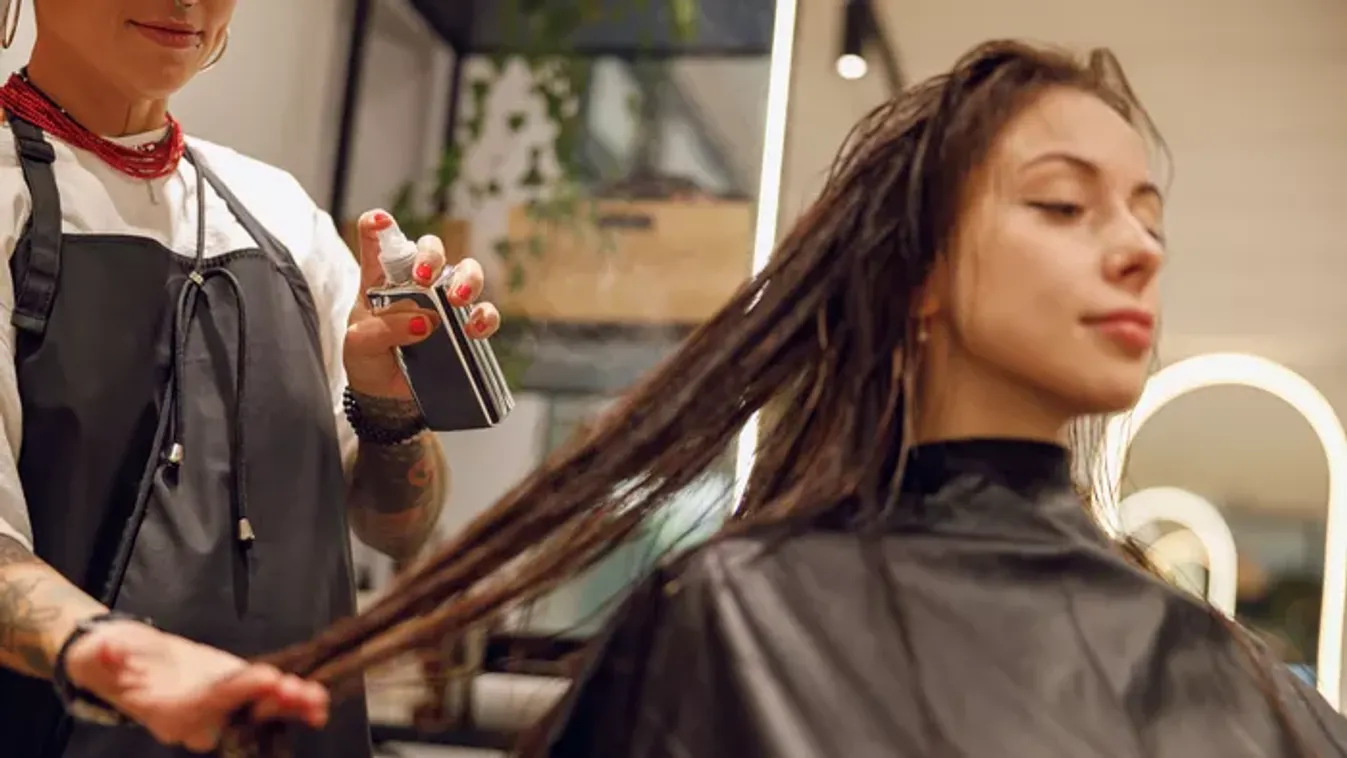 Ez a frizura az új kedvenc: laza, nőies és nincs vele macera