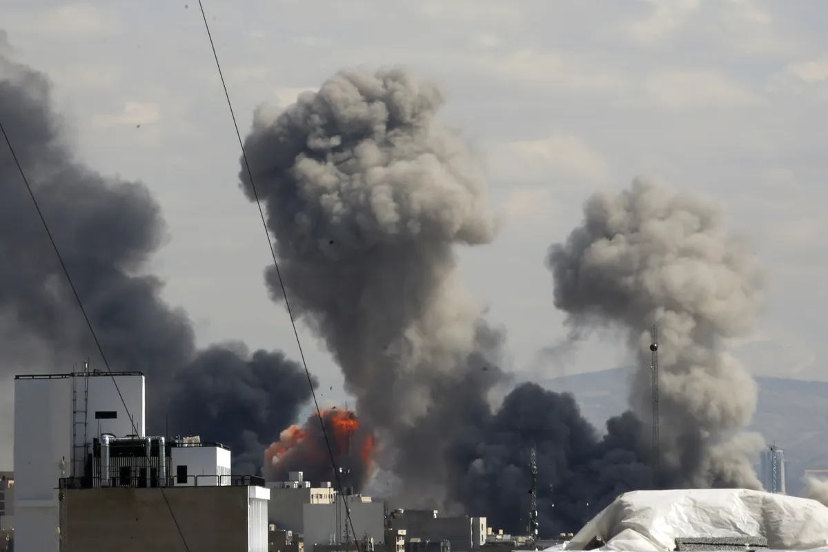 Háború: Izrael lebombázta Irán egyik legjobban védett központját