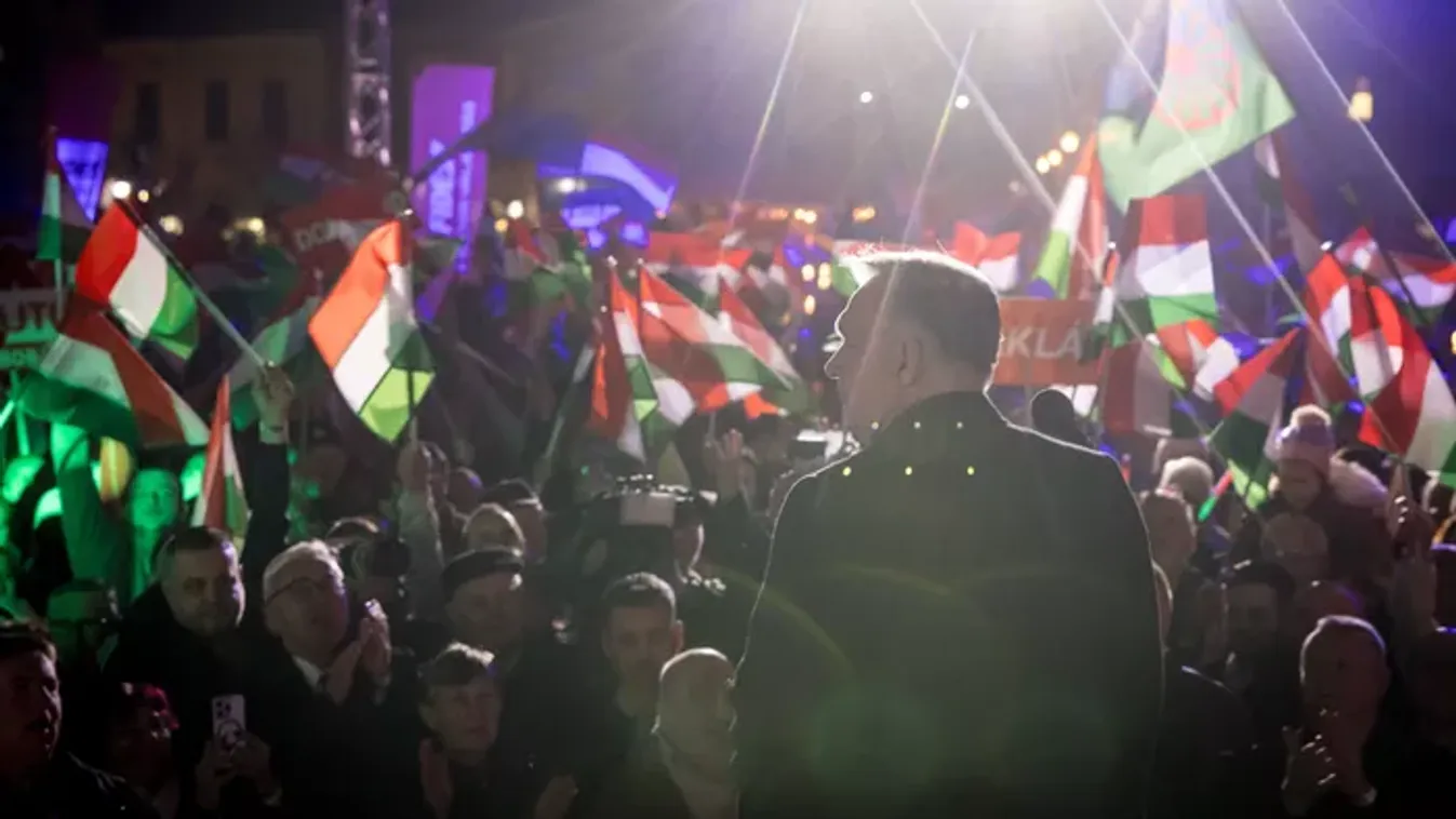 Egri Békemenet: fergeteges hangulat, végigskandálták Orbán Viktor beszédét