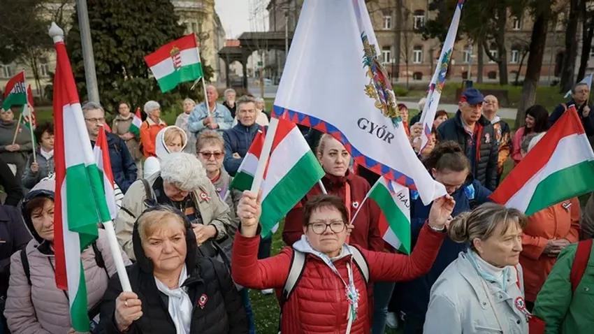 Elképesztő tömeg érkezett vidékről a legnagyobb Békemenetre
