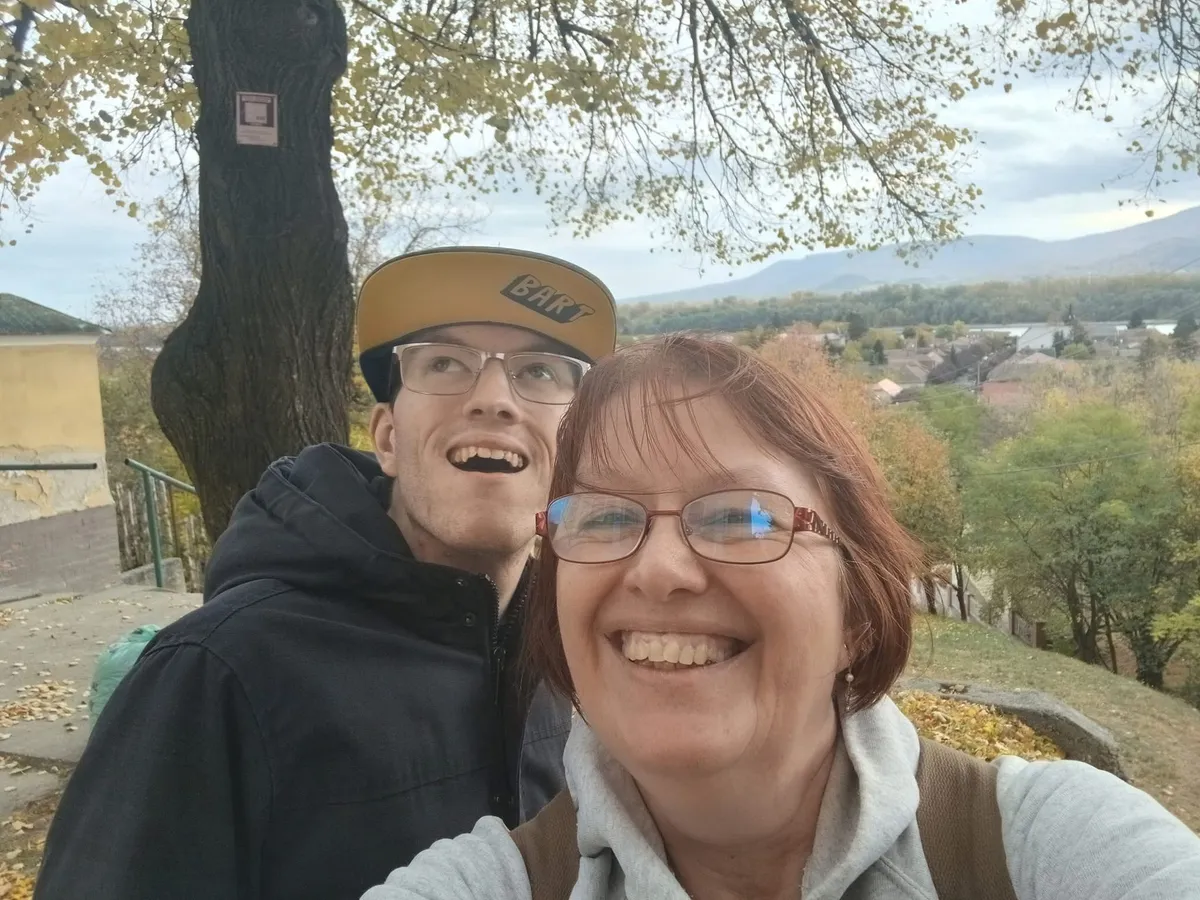 Mónika és fia 27 éve élnek együtt a Cri du chat szindróma kihívásaival