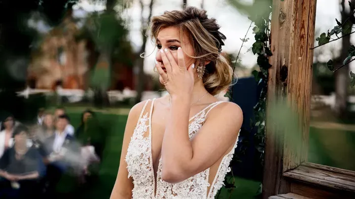 A sógornő kiverte a biztosítékot ruhájával az esküvőn