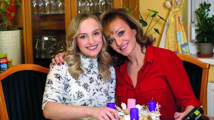 Gólyahír: nagymama lesz Szandi, állapotos a lánya