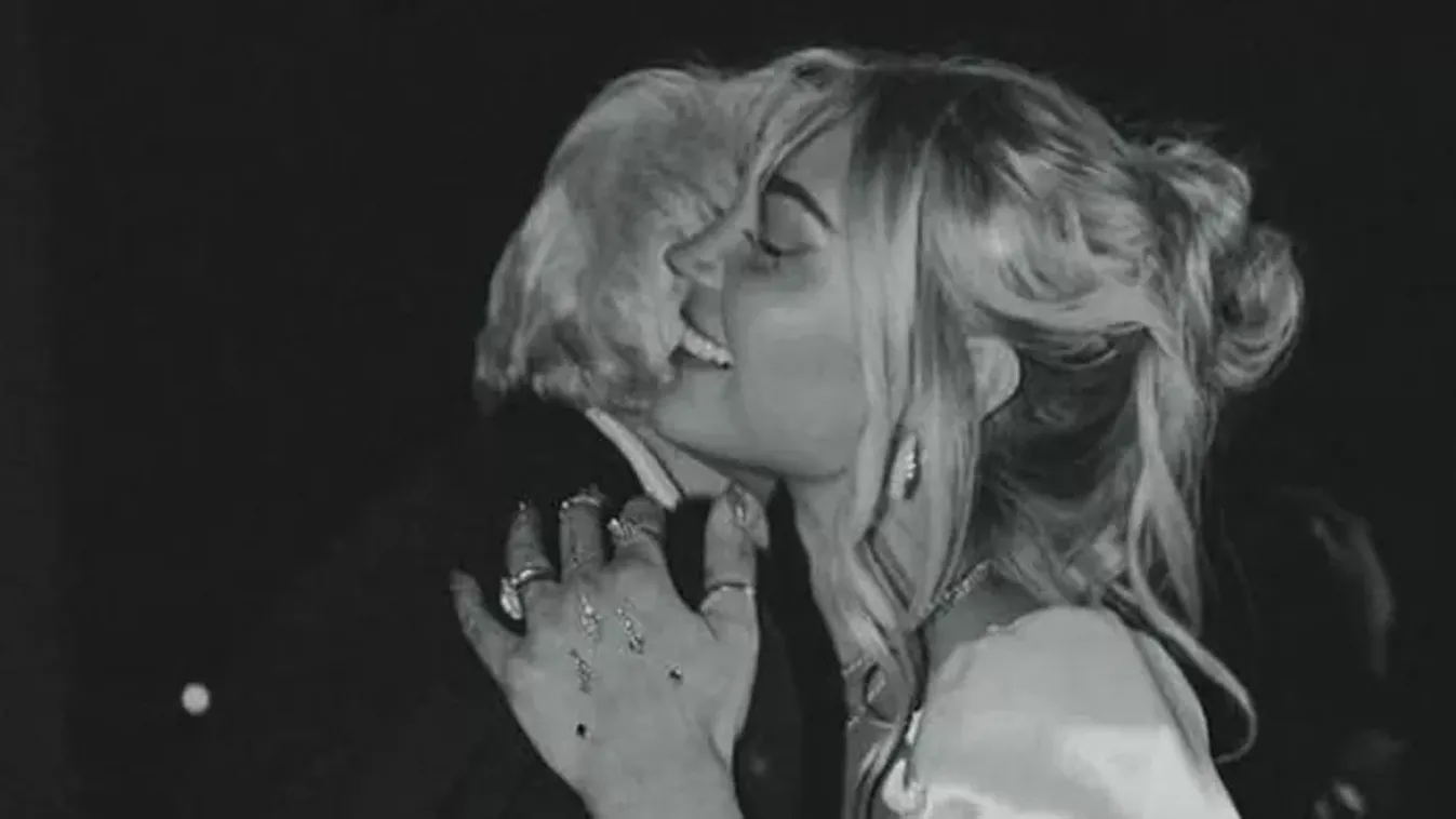 "Egymás karjai közt zokogtunk" - Megható, mit tett a menyasszony a haldokló nagyapjáért