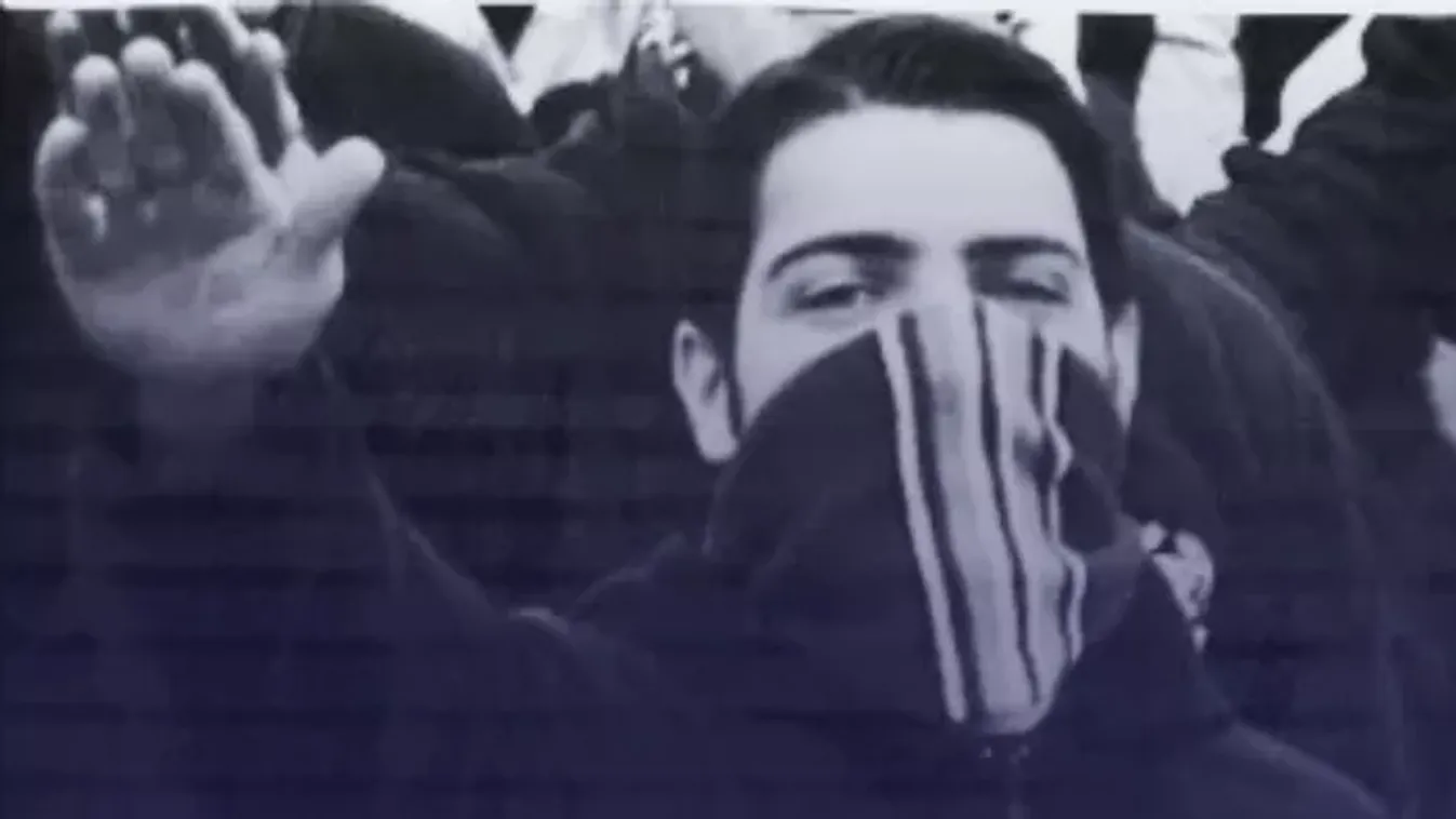 Náci karlendítés: így integet a Tisza Párt