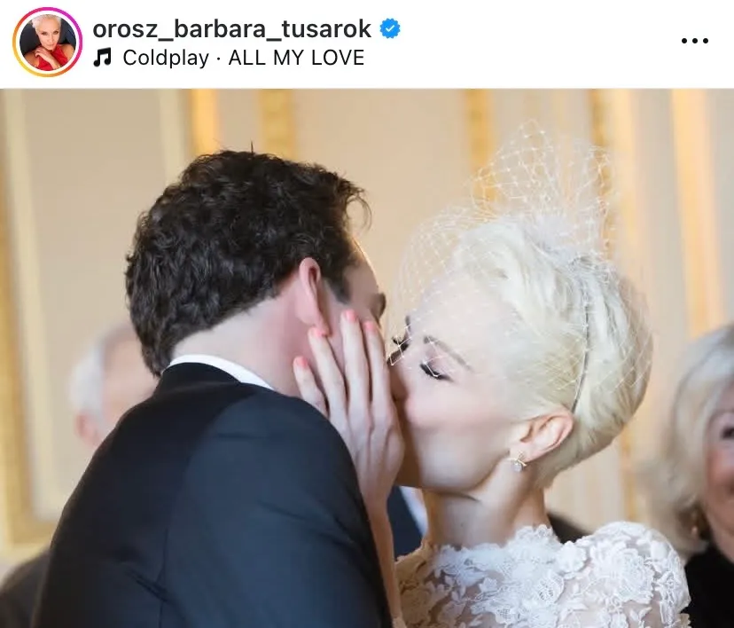 Orosz Barbara esküvőjén gyönyörű csipkés ruhát viselt.