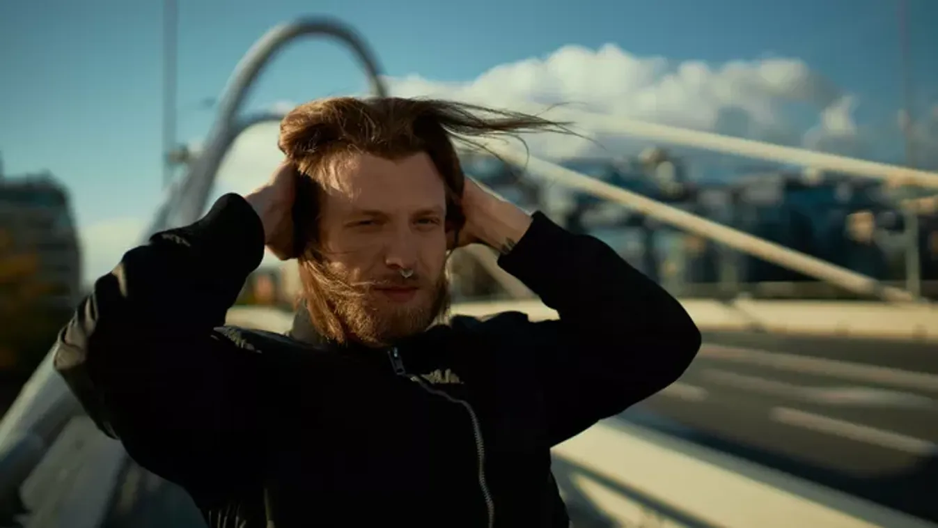 Lecsap a viharos erejű szél: 6 vármegyére adták ki a riasztást