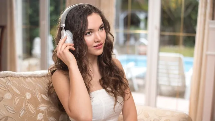 Fotó: ez a sármos férfi rabolta el Kóbor Léna szívét