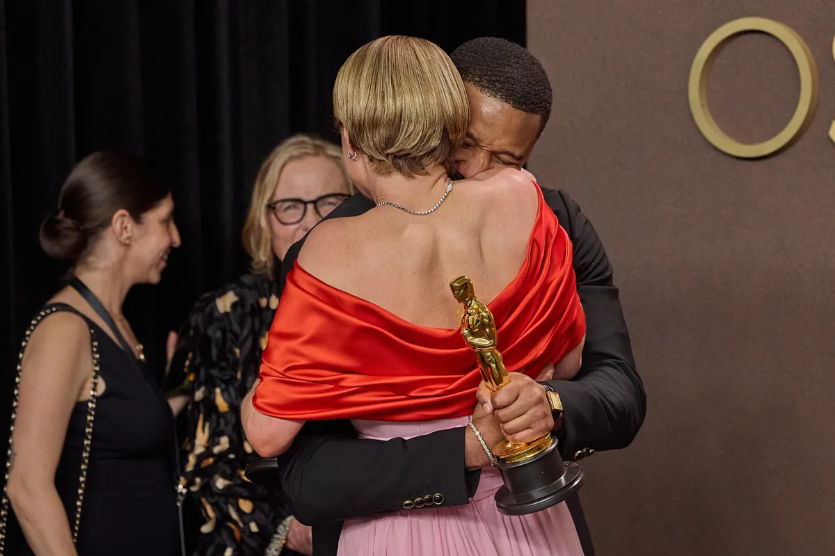 Jesse Buckley és Michael B. Jordan az idei Oscar-gálán