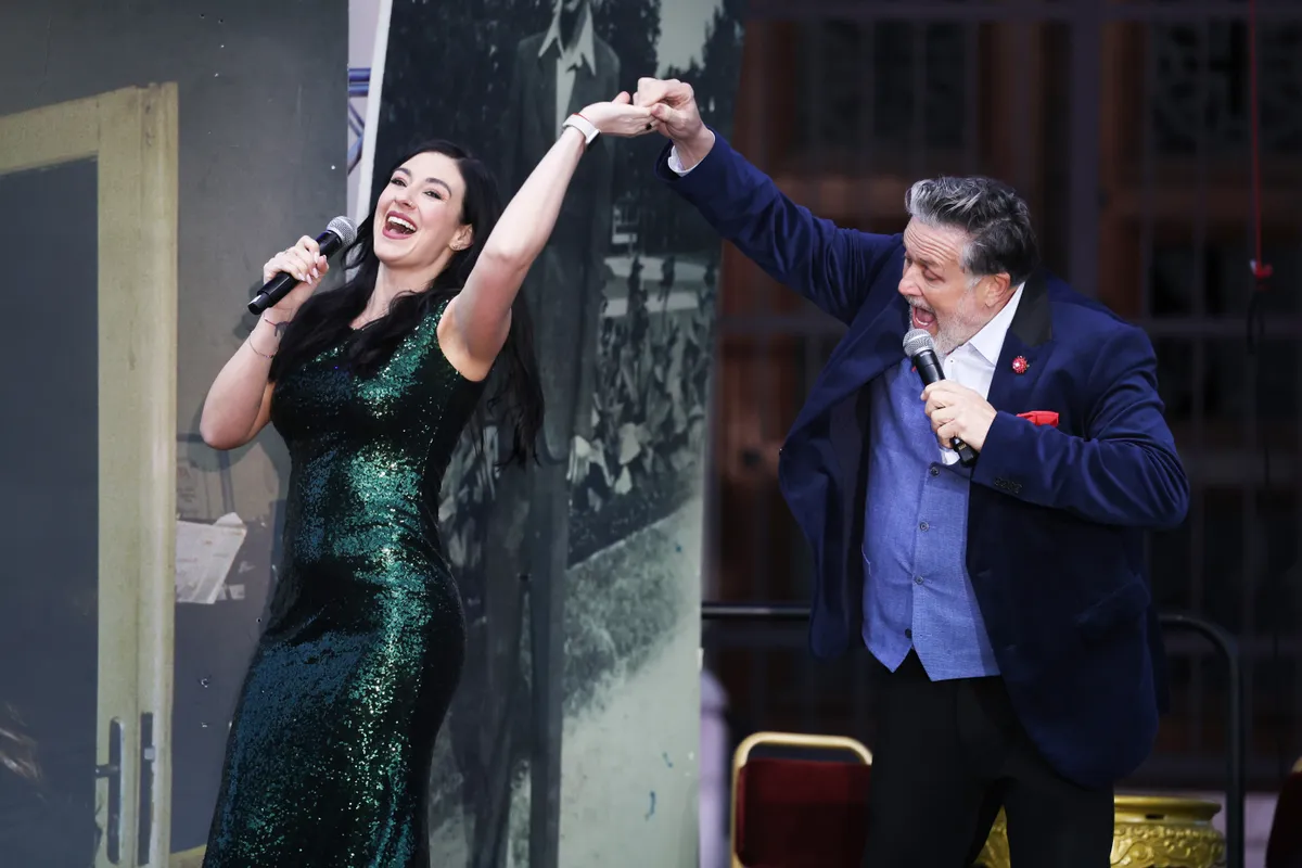 Stana Alexandra Galambos Lajossal lépett fel.